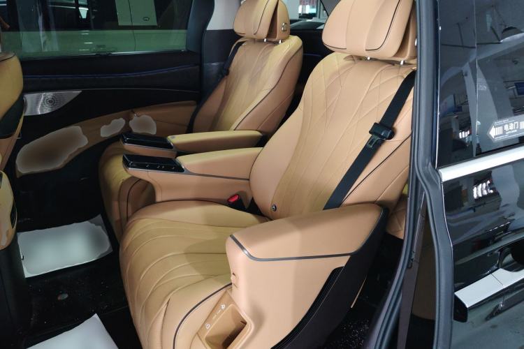 Used Denza D9 2024 DM-i 980 Four-Wheel Drive Prestige Model