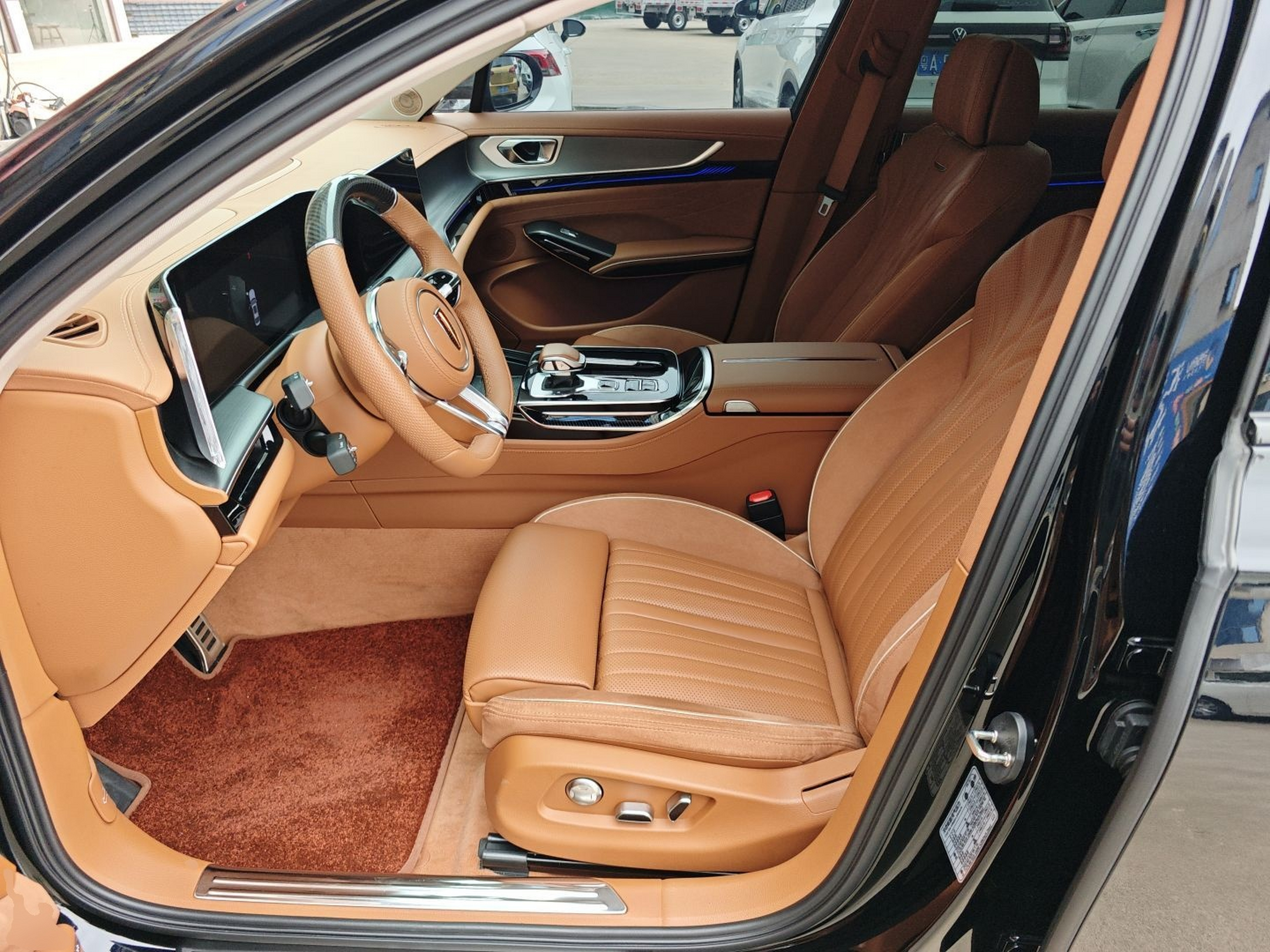 المقاعد الأمامية داخل السيارة