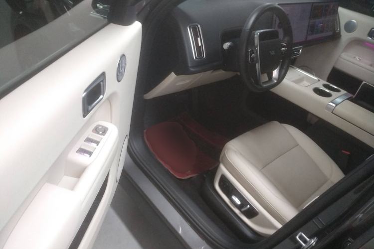 Used Li Auto L8 2023 Pro Model
