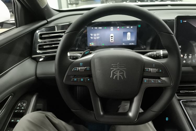 Used BYD Qin L 2025 DM-i Smart Drive 120KM Leading Model