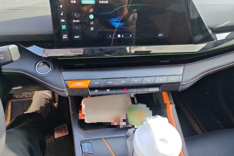 Used Changan UNI-V 2022 1.5T Prestige Version
