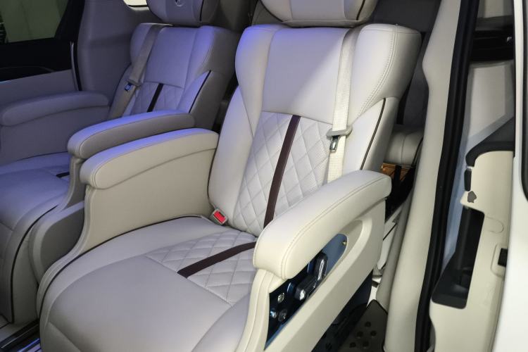 Used Buick GL8 2022 ES Landtrek 653T Comfort Edition