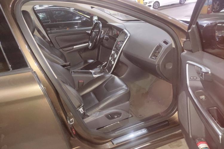 Used Volvo XC60 2015 T5 Zhiyi Edition
