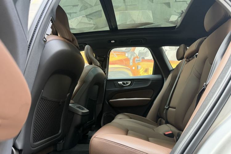 Used Volvo XC60 2025 B5 4x4 Smart Luxury Edition
