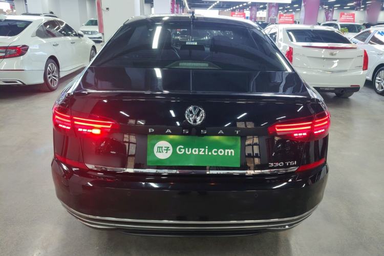 Used Volkswagen Passat 2019 330TSI Luxury Edition China VI Standard
