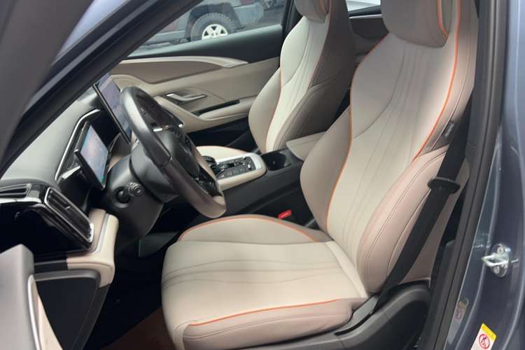 Used BYD Song Pro New Energy 2024 HONOR Edition DM-i 110KM Beyond Model
