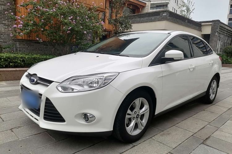 Used Ford Focus 2012 Sedan 1.6L Automatic Fashion Edition
