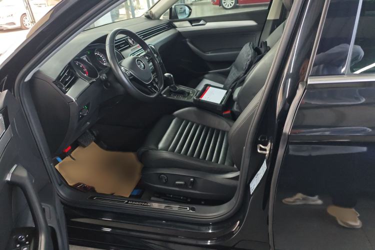 Used Volkswagen Magotan 2019 330TSI DSG Leading Model China VI Standard
