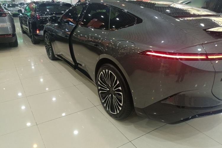 Used  12 2025 Ultra Extended-Range Edition
