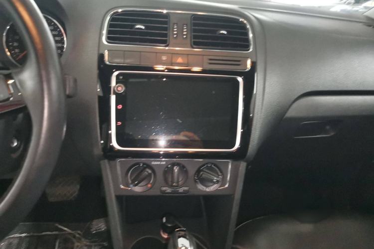 Used Volkswagen Polo 2016 1.6L Automatic Comfort Model
