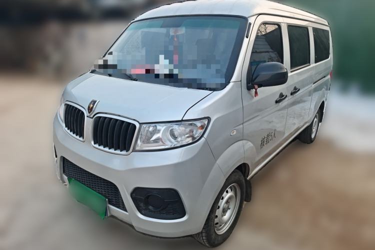 Used Jinbei Hiace X30 2023 1.5L Super-Comfortable Passenger Van 5/6/7-Seater Non-Air-Conditioned Version Model SWC15M