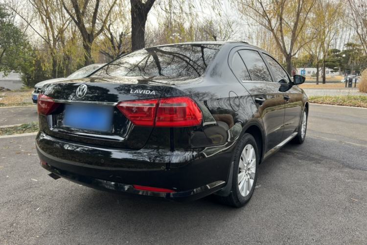 Used Volkswagen Lavida 2013 Restyled Classic 1.6L Manual Comfort Edition