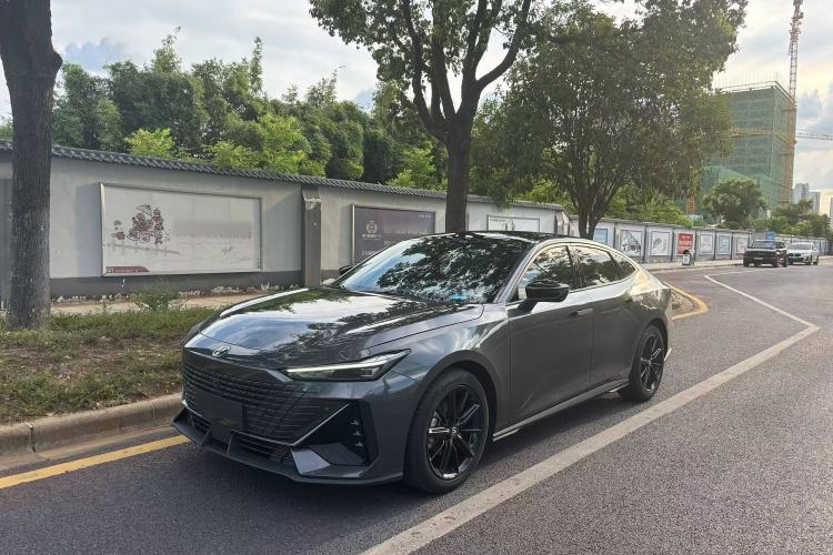 Used Changan UNI-V 2022 1.5T Prestige Version
