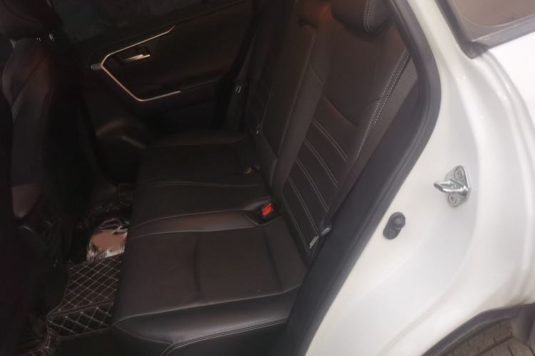 Used Toyota Wildlander 2021 2.0L CVT 4x4 Luxury Edition
