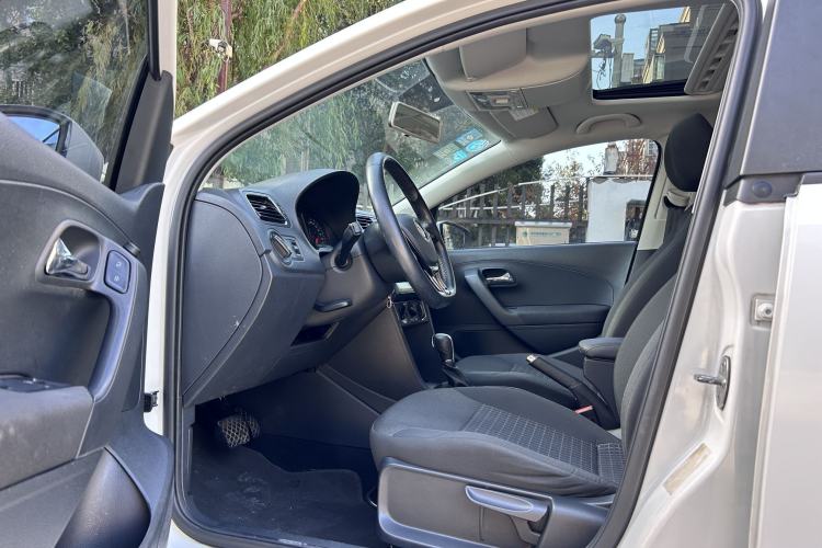 Used Volkswagen Polo 2016 1.6L Automatic Comfort Model
