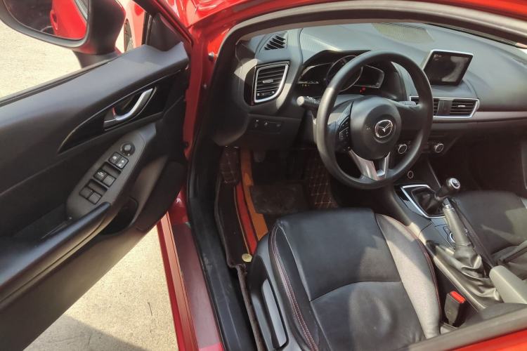 Used Mazda Mazda 3 Axela 2016 Sedan 1.5L Manual Luxury Model