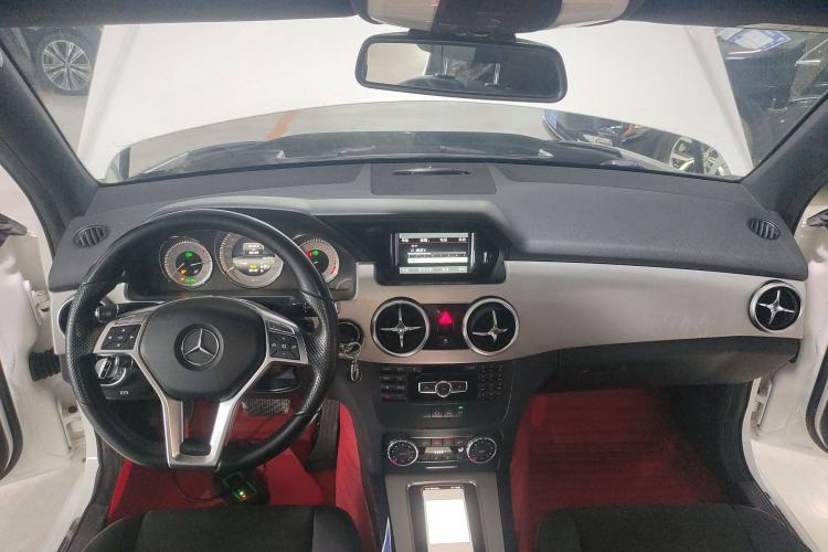 Used Mercedes-Benz GLK-Class 2015 GLK 260 4MATIC Dynamic Edition Ultimate Version
