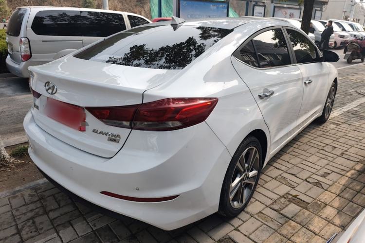 Used Hyundai Elantra 2016 1.6L Automatic ZhiXuan · Luxury Version