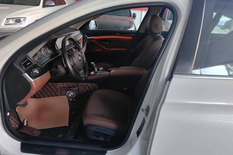 Used BMW 5 Series 2014 535Li Leading Model
