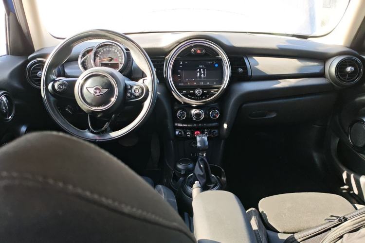 Used  MINI 2016 1.5T COOPER Five-Door Edition
