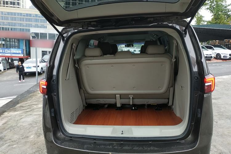 Used Buick GL8 2023 Land Executive Class Smart Enjoyment Model
