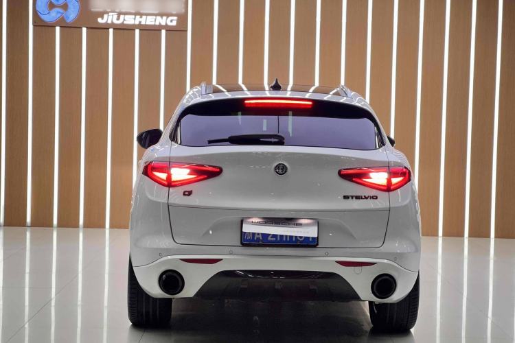 Used Alfa Romeo Stelvio 2017 2.0T 200HP Luxury Edition
