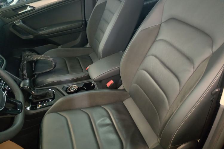 Used Volkswagen Tiguan L 2020 330TSI Automatic Two-Wheel Drive Panoramic Comfort Edition China VI Standard