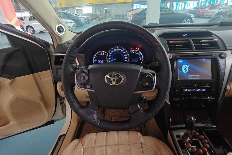 Used Toyota Camry 2015 2.5G Luxury Navigation Edition
