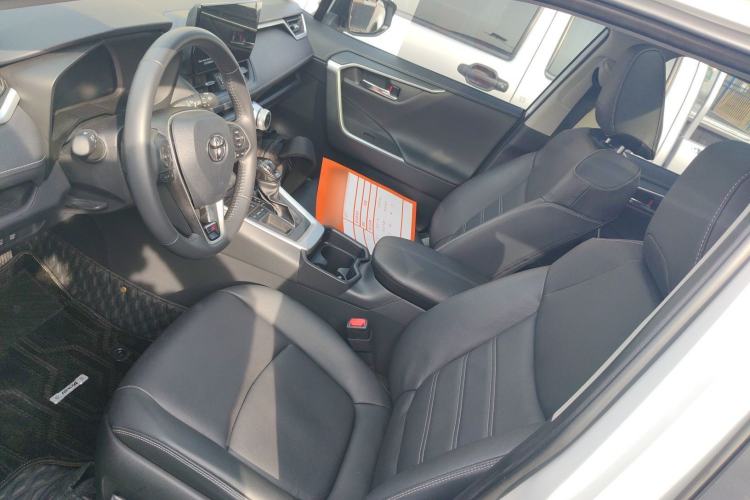 Used Toyota RAV4 2023 2.0L CVT Two-Wheel Drive Fashion Plus Edition
