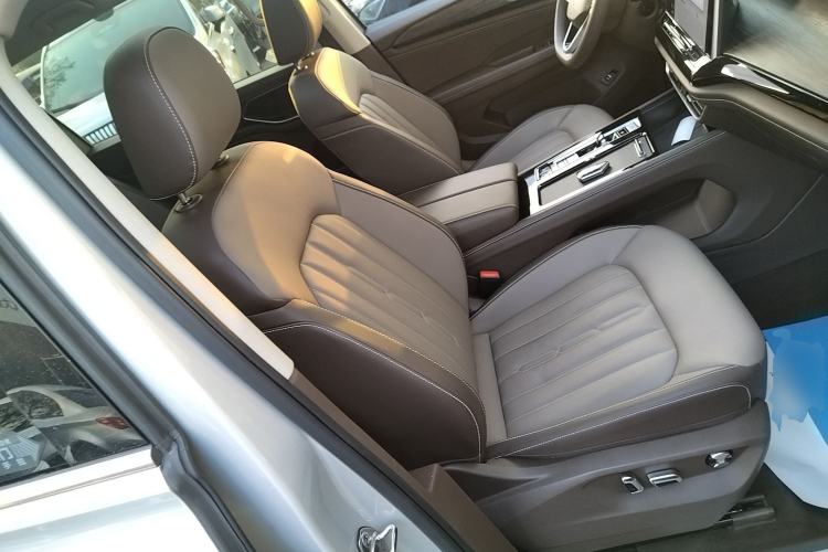 Used Volkswagen Viloran 2024 330TSI Luxury Edition
