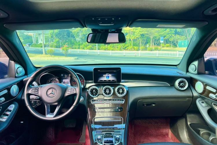 Used Mercedes-Benz GLC 2019 Facelift GLC 260 L 4MATIC Luxury Model
