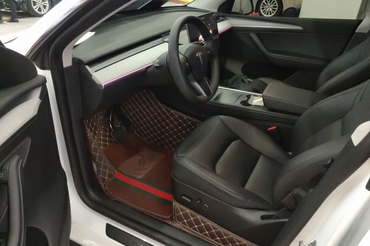 Used Tesla Model Y 2023 Long-Range All-Wheel-Drive Version
