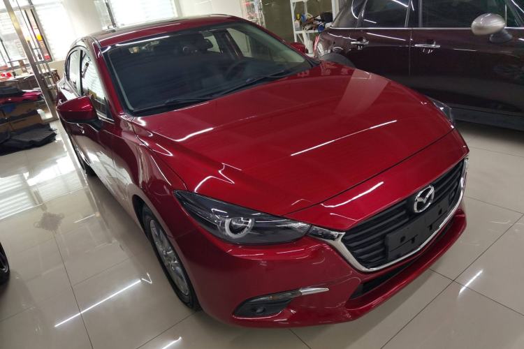 Used Mazda Mazda 3 Axela 2019 Cloud-Controlled Edition Hatchback 1.5L Automatic Luxury Model China VI Standard
