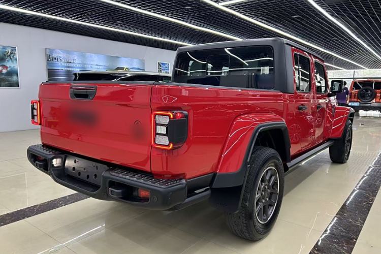 Used  Gladiator 2022 3.6L Pioneer Edition
