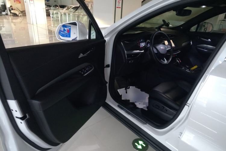 Used Cadillac XT4 2021 28T Two-Wheel Drive Leading Version
