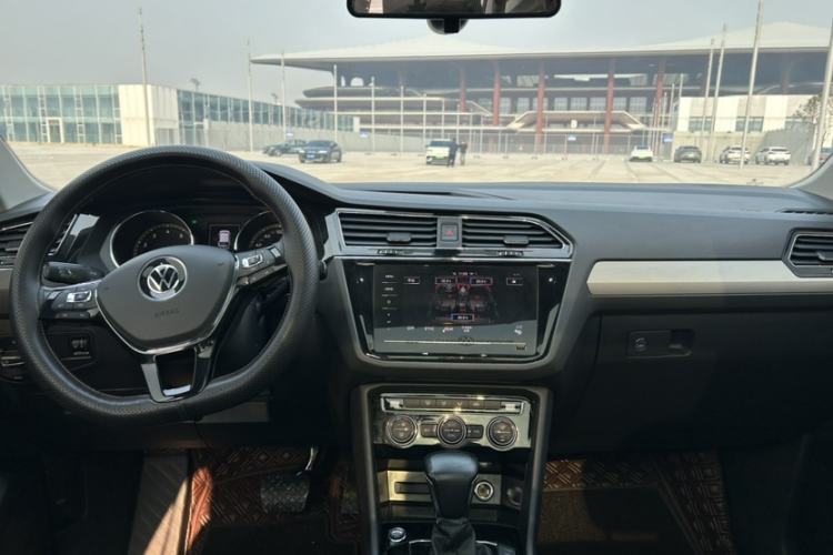 Used Volkswagen Tiguan L 2021 330TSI Automatic Two-Wheel Drive Smart Edition