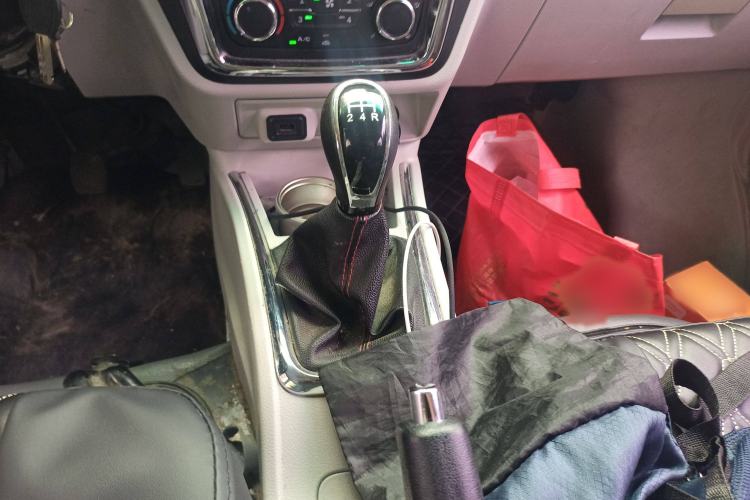 Used Jinbei New Hiace X30L 2021 1.5L Business Central Air-Conditioned Coach China VI Standard SWC15M
