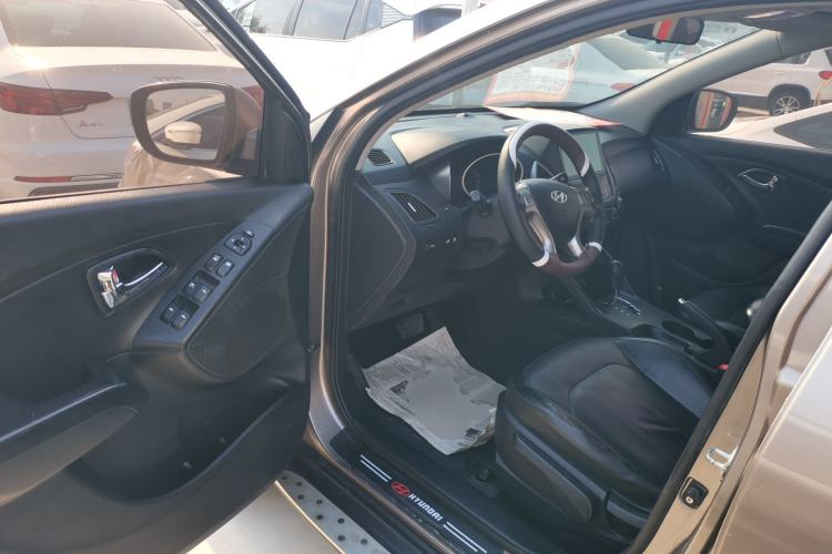 Used Hyundai ix35 2013 2.0L Automatic Two-Wheel Drive Smart GLS China IV Standard
