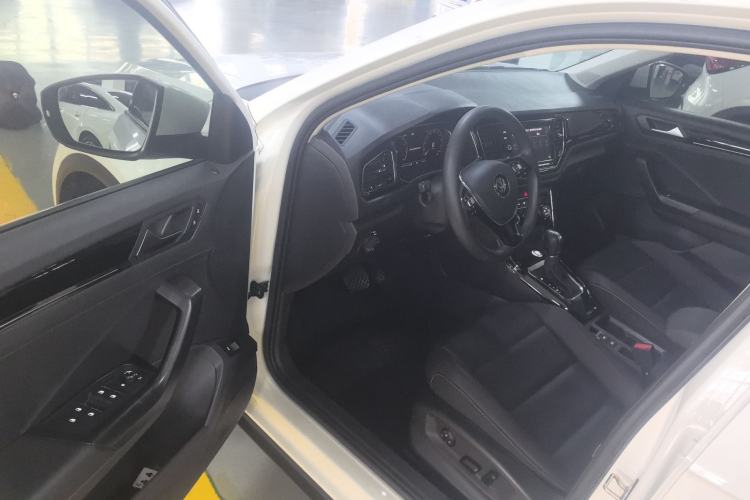 Used Volkswagen T-ROC 2020 280TSI DSG Two-Wheel Drive Comfort Version