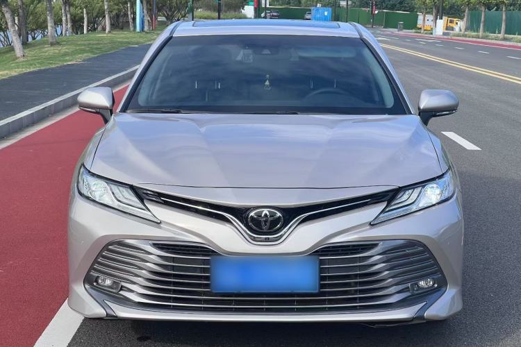 Used Toyota Camry 2019 Revised Version 2.0G Luxury Edition
