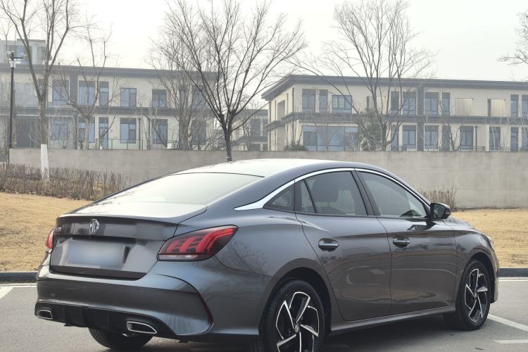 Used MG 5 2021 Revised 300TGI DCT Qingshè Luxurious Enjoyment Edition
