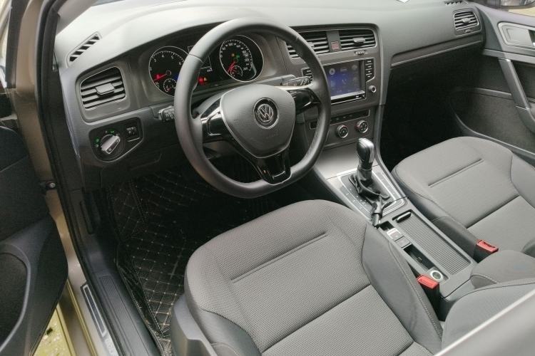 Used Volkswagen Golf 2016 230TSI Automatic Comfort Version
