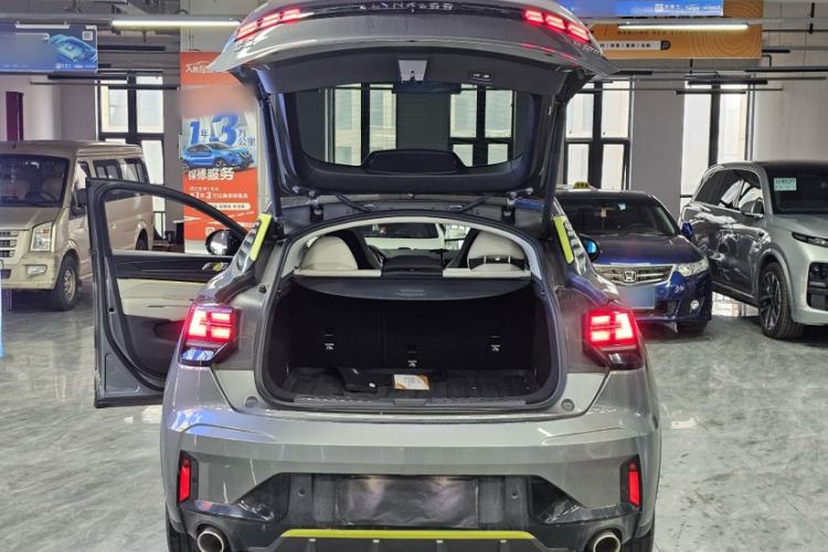 Used Lynk & Co 05 2020 2.0TD Two-Wheel Drive Shine Halo
