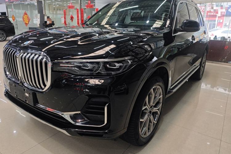 Used BMW X7 2021 xDrive40i Luxury Package with Leading Features