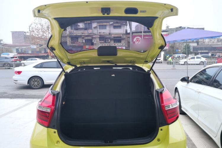 Used Toyota YARiS L 2016 Revised Version 1.5G CVT with Dynamic Sunroof
