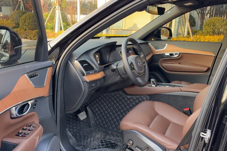 Used Volvo XC90 2023 B5 SmartDrive Luxury Edition 7 Seats
