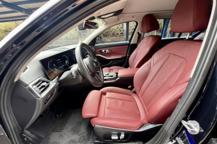 Used BMW i3 2022 eDrive 35 L
