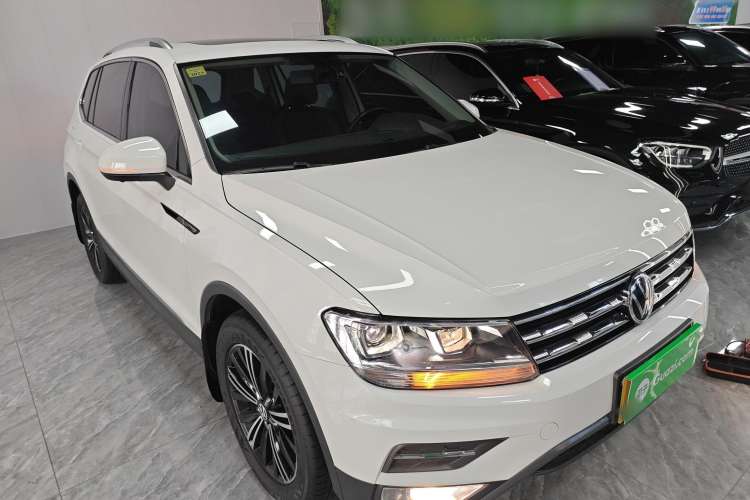 Used Volkswagen Tiguan L 2021 330TSI Automatic Two-Wheel Drive Smart Edition
