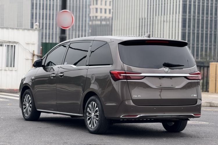 Used Buick GL8 2023 Facelifted Land Cruiser Executive Luxury Version
