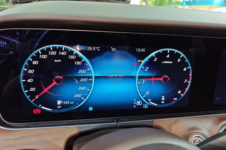 Used Mercedes-Benz E-Class 2023 E 260 L
